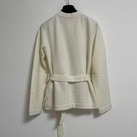 CHANEL Off-White Multi-Pocket Tie-Front Knit Cardigan: A timelessly elegant Fren - Picture 2 of 12